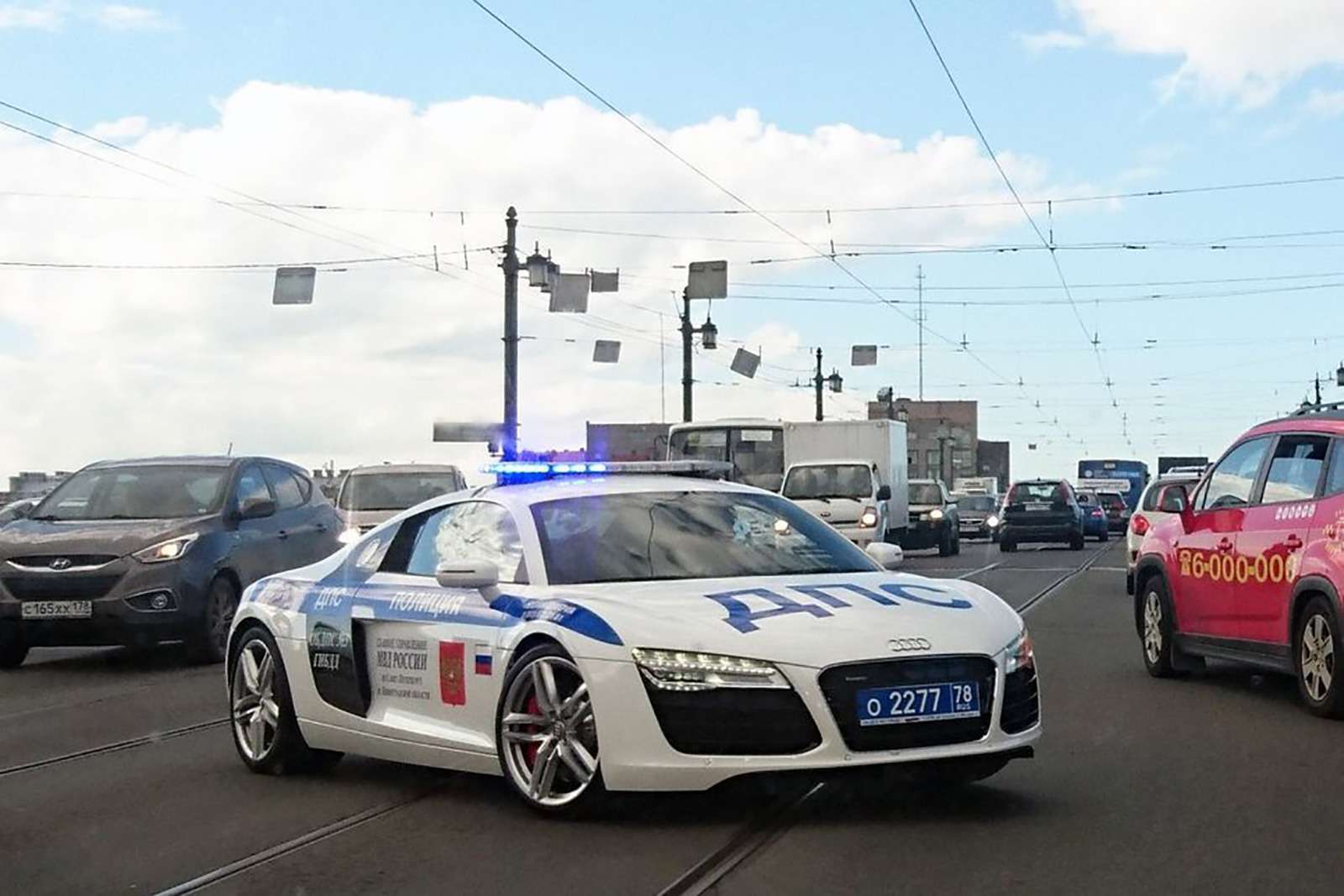 Дпс. Полицейская Ауди р8. Ауди р8 полиция Питер. Audi r8 полиция. Audi r8 ДПС Санкт-Петербург.