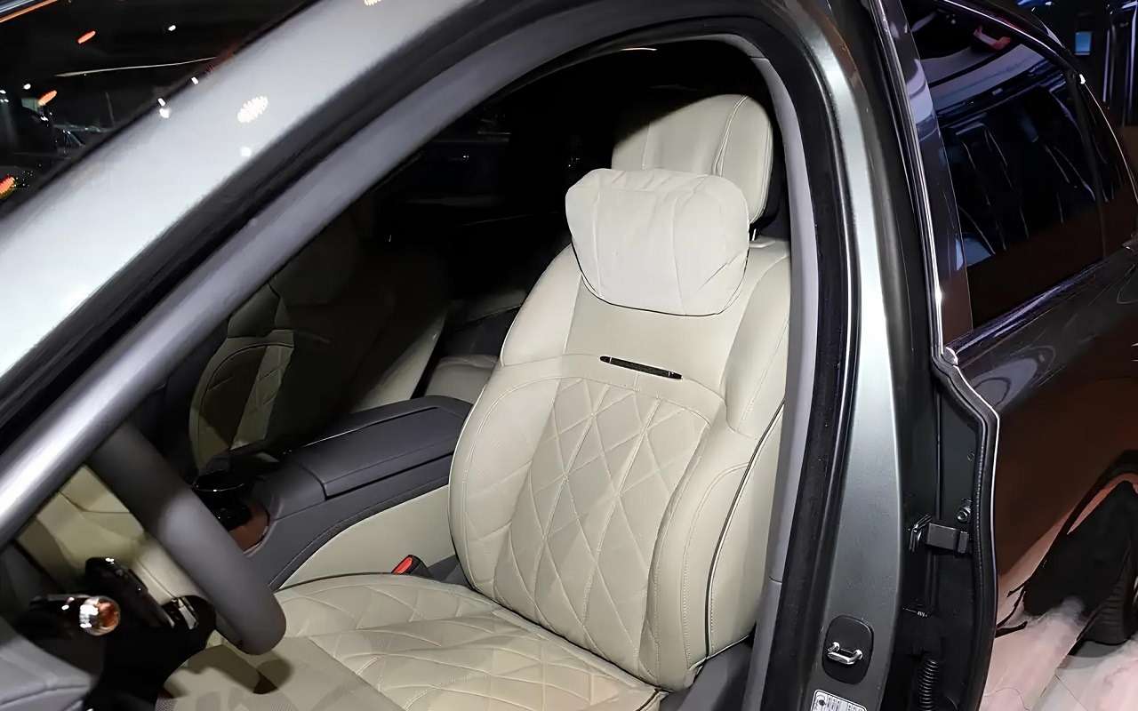 Интерьер Hongqi Guoya