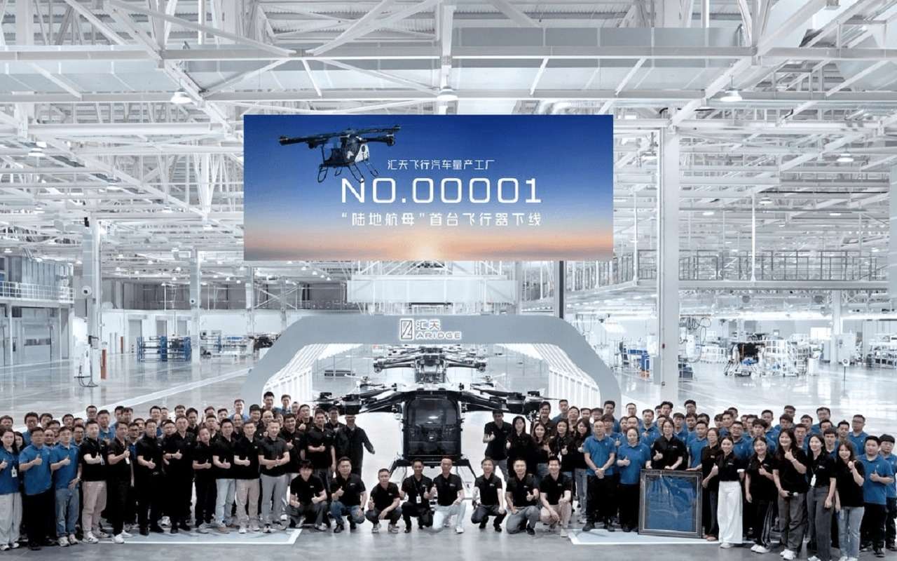 Мир меняется на глазах: в Китае начали выпускать летающие машины