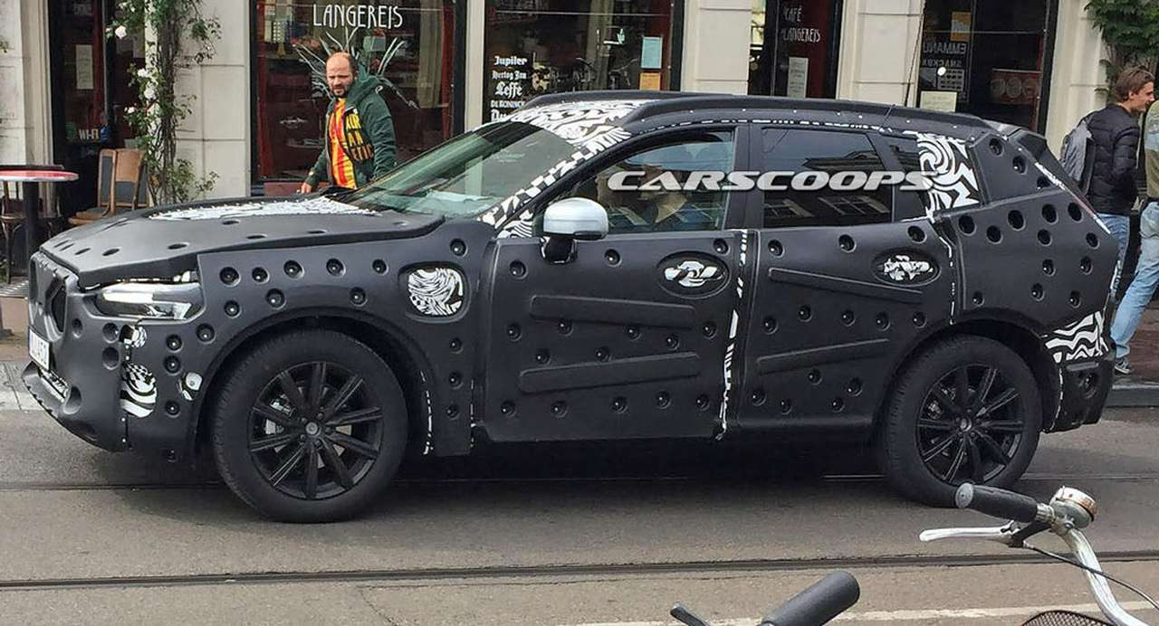 «Шестидесятый», ваш выход: новый кроссовер Volvo попал в объектив