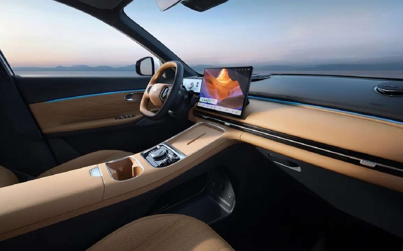 Интерьер Geely EX5 EM-i