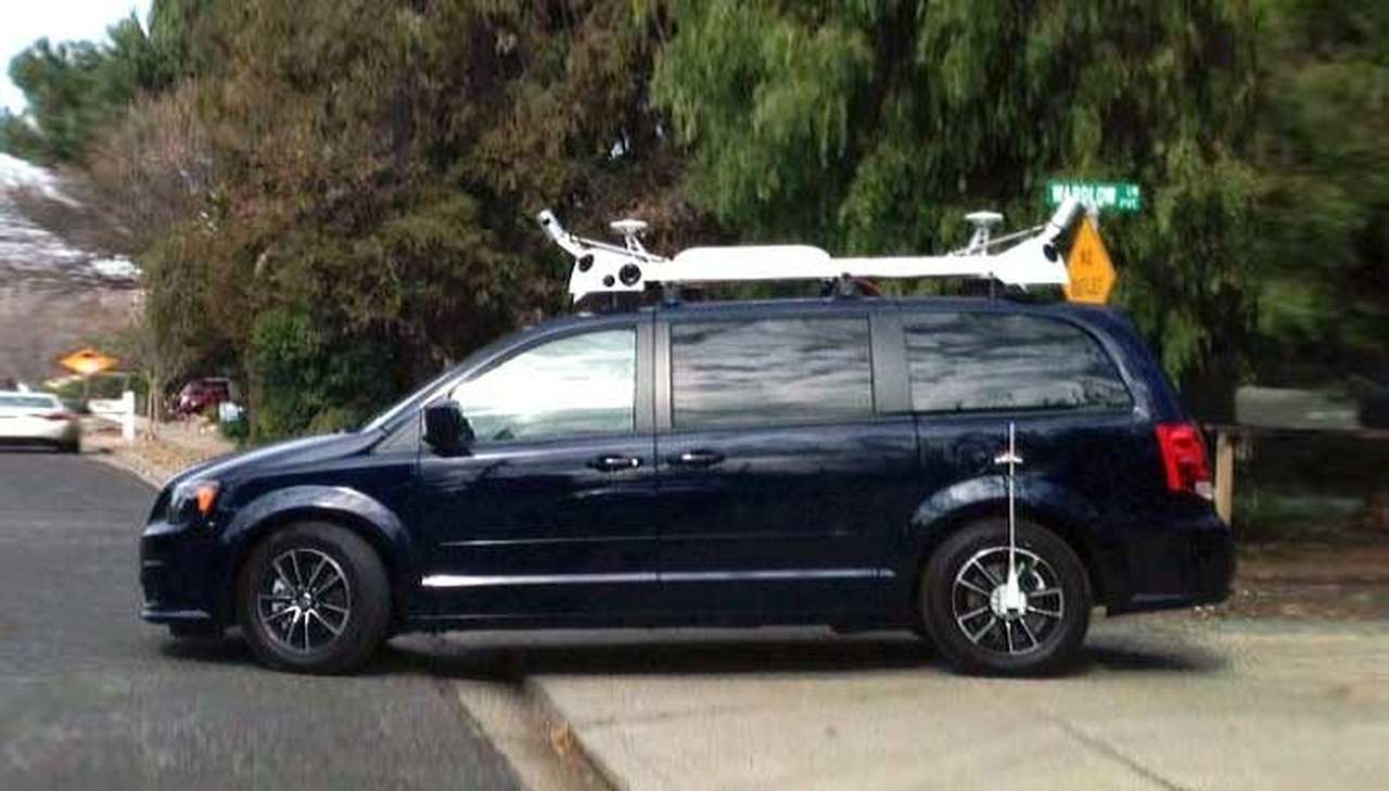 Apple разрабатывает самоуправляемый автомобиль