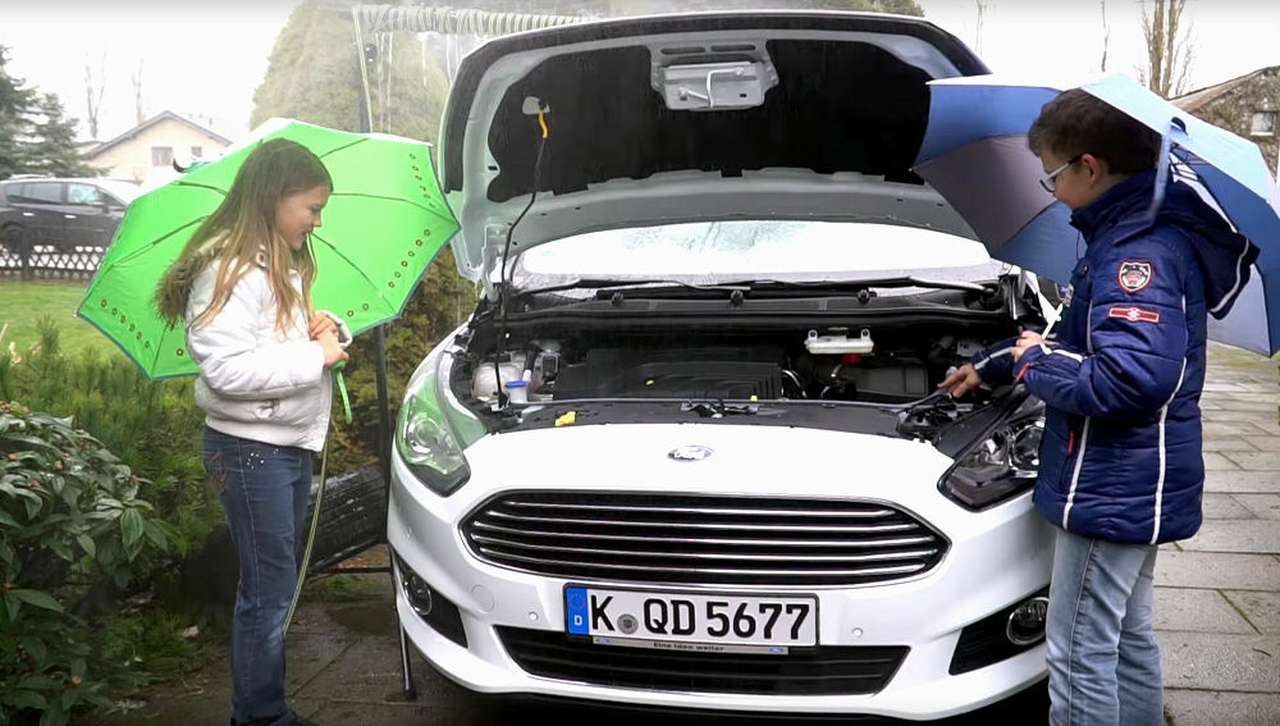 Производство воды для стеклоомывателей из дождя: ноу-хау немецких подростков