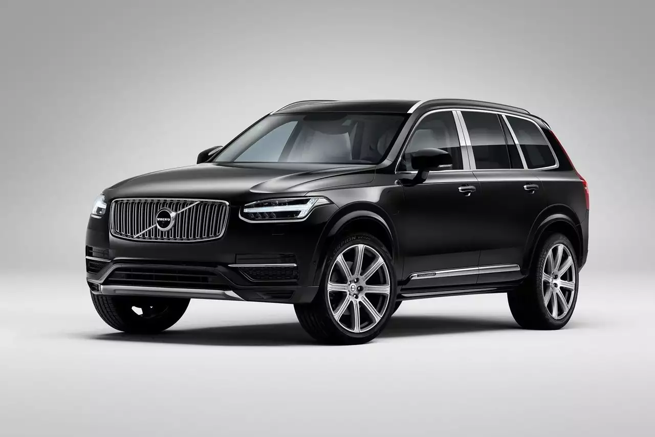 Volvo представила роскошную 4-местную версию XC90 (ВИДЕО)