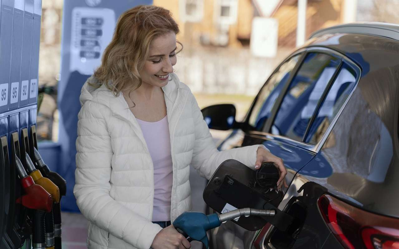 Бензин и октановое число: почему не стоит переплачивать за топливо?
