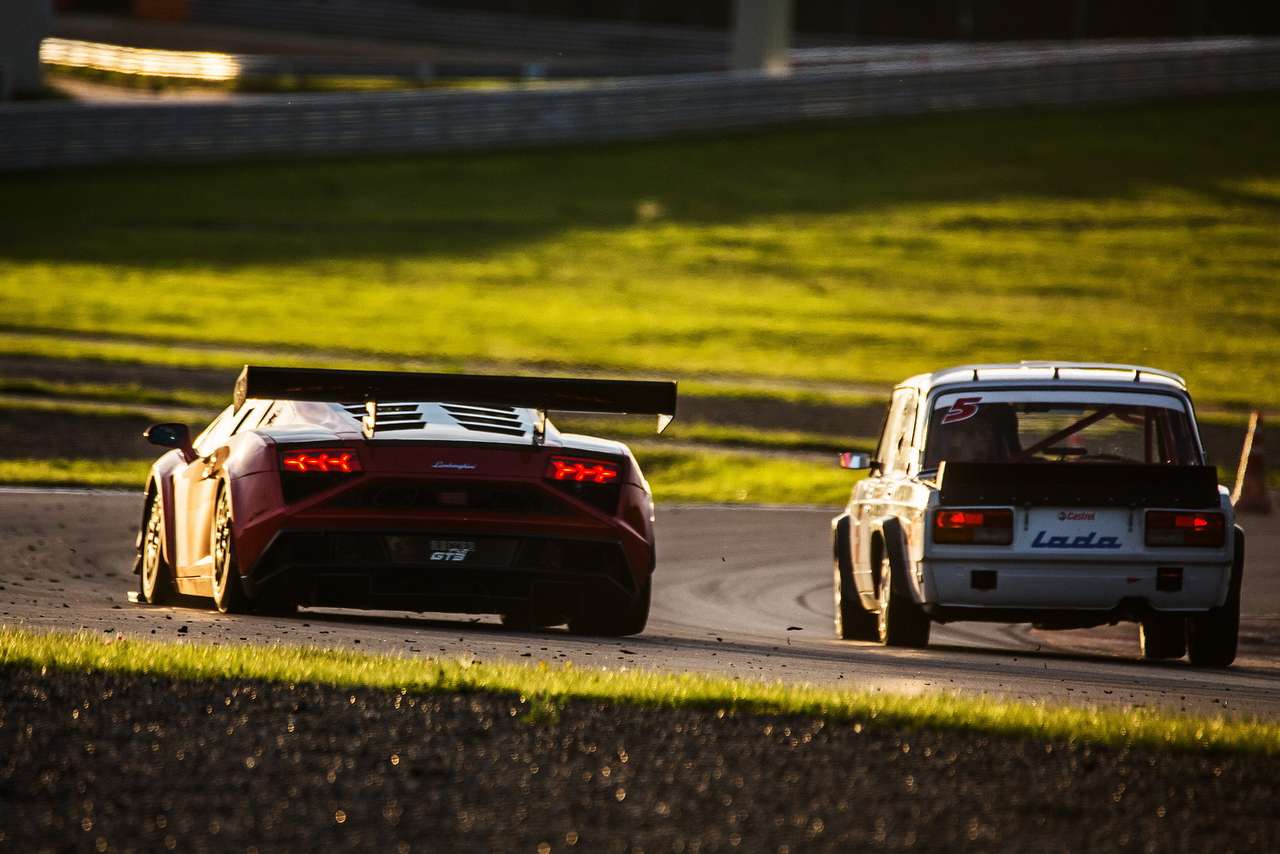 Russian Endurance Challenge: «копейка» и Lamborghini на одной трассе