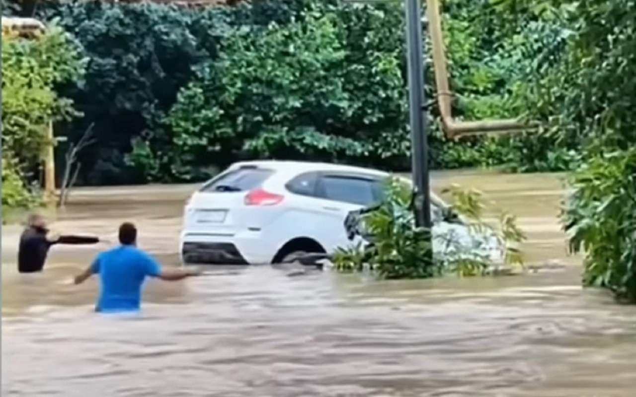 На Сочи и Краснодар обрушились ливни – вот последствия