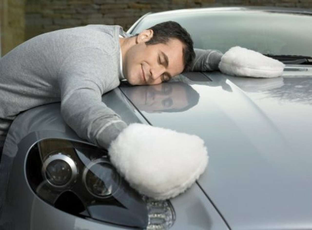 Водители относятся к своим авто нежнее, чем к женам или мужьям