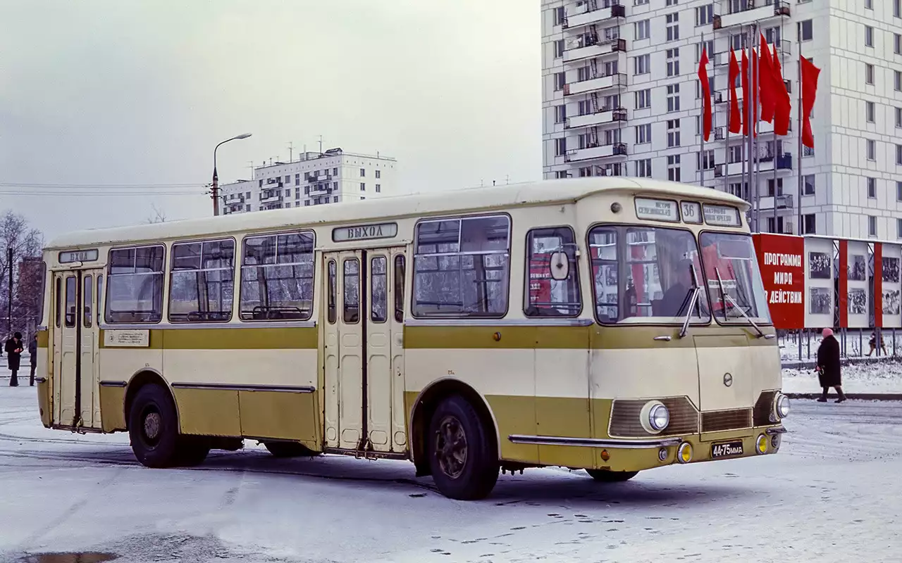 ЛиАЗ‑677 заметно подрос по сравнению с предшественником.