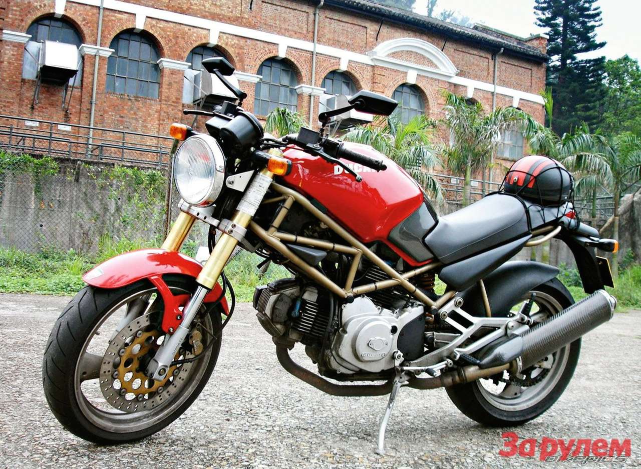 Ducati Monster 400: родстер, 1994–2008 гг., 398 см³, 174 кг, 100 000–200 000 руб.
