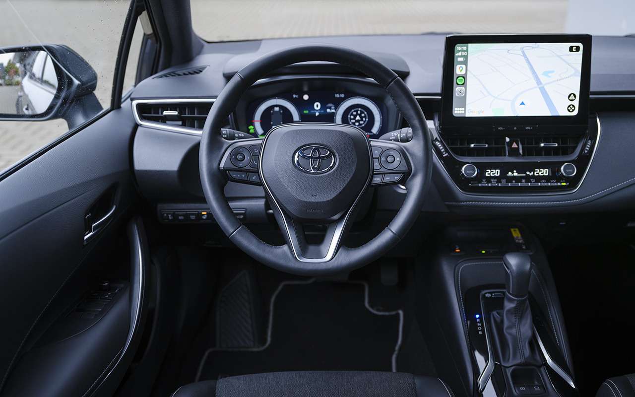 Интерьер Toyota Corolla