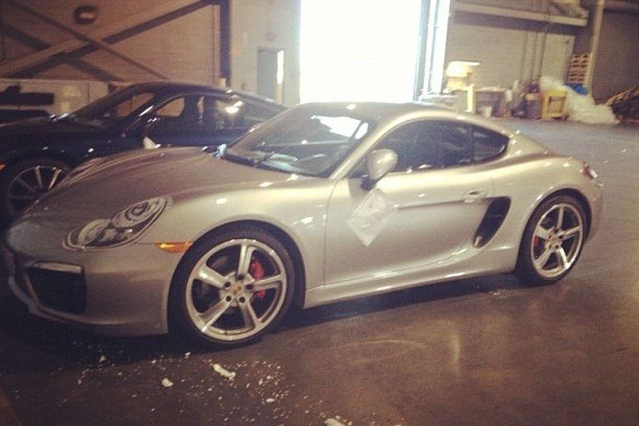 Новый Porsche Cayman сфотографировали без камуфляжа