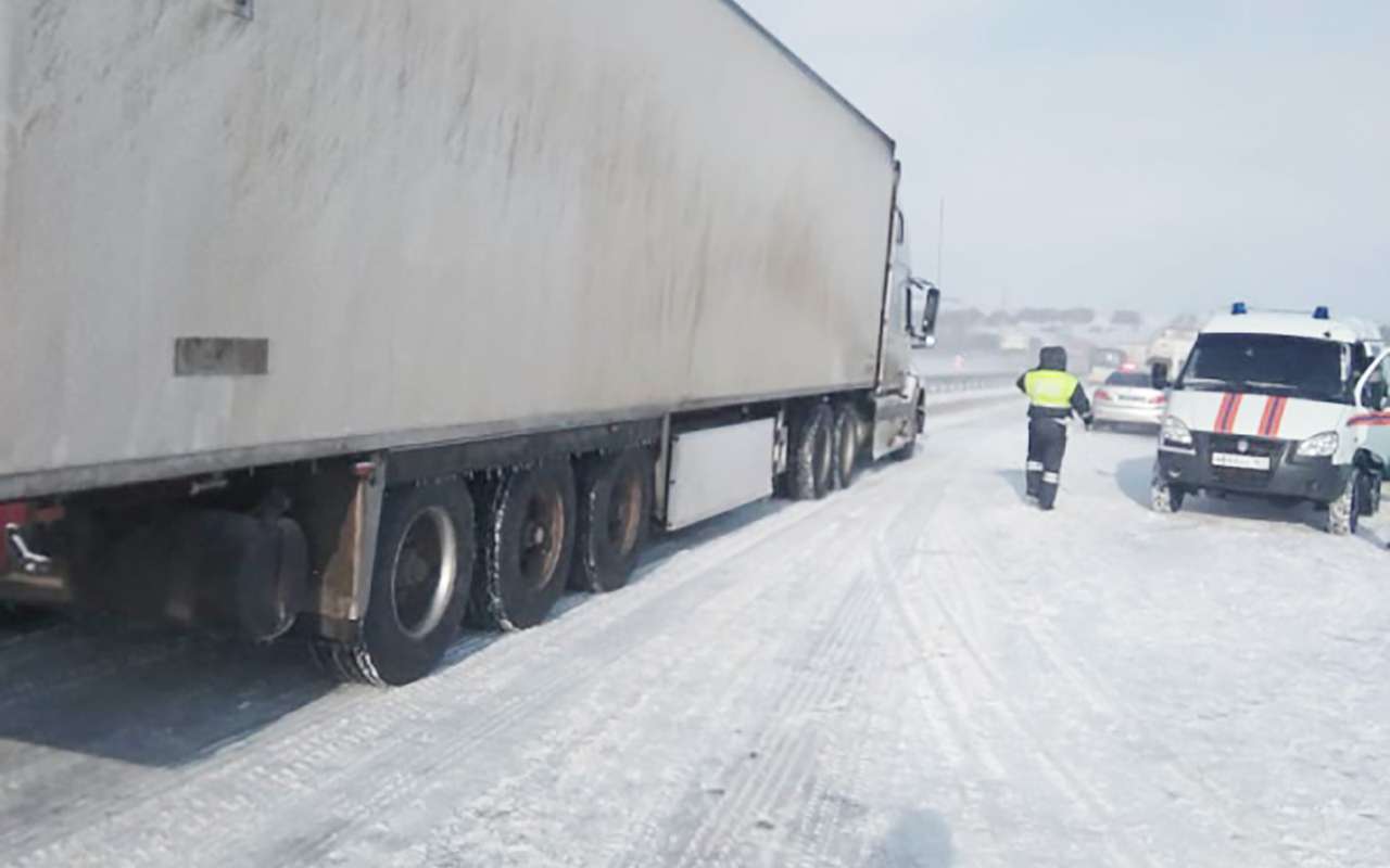 На трассе М-4 «Дон» произошла массовая авария. Есть пострадавшие