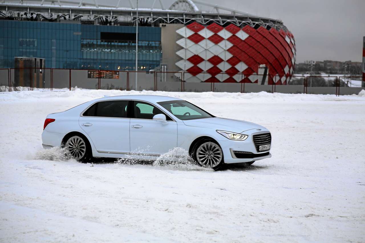 Genesis G90: полет к звездам нормальный