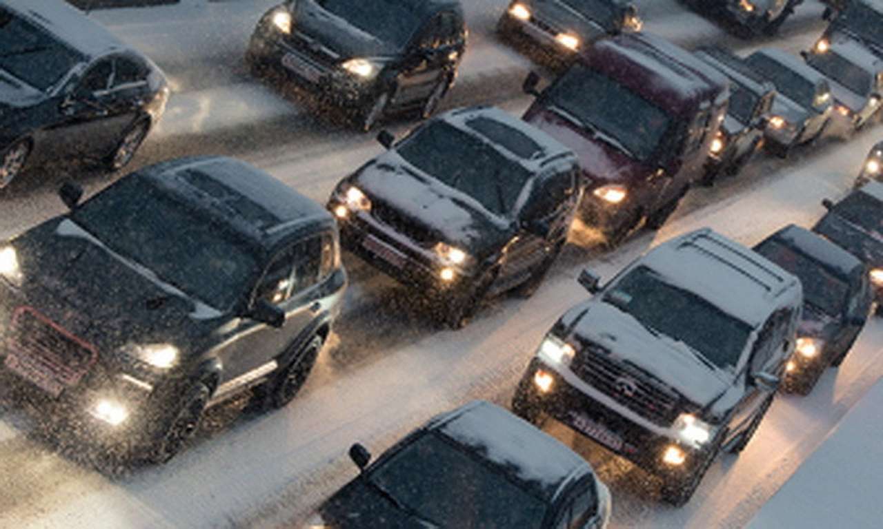  Первый гололед «столкнул» на МКАДе сразу 10 машин