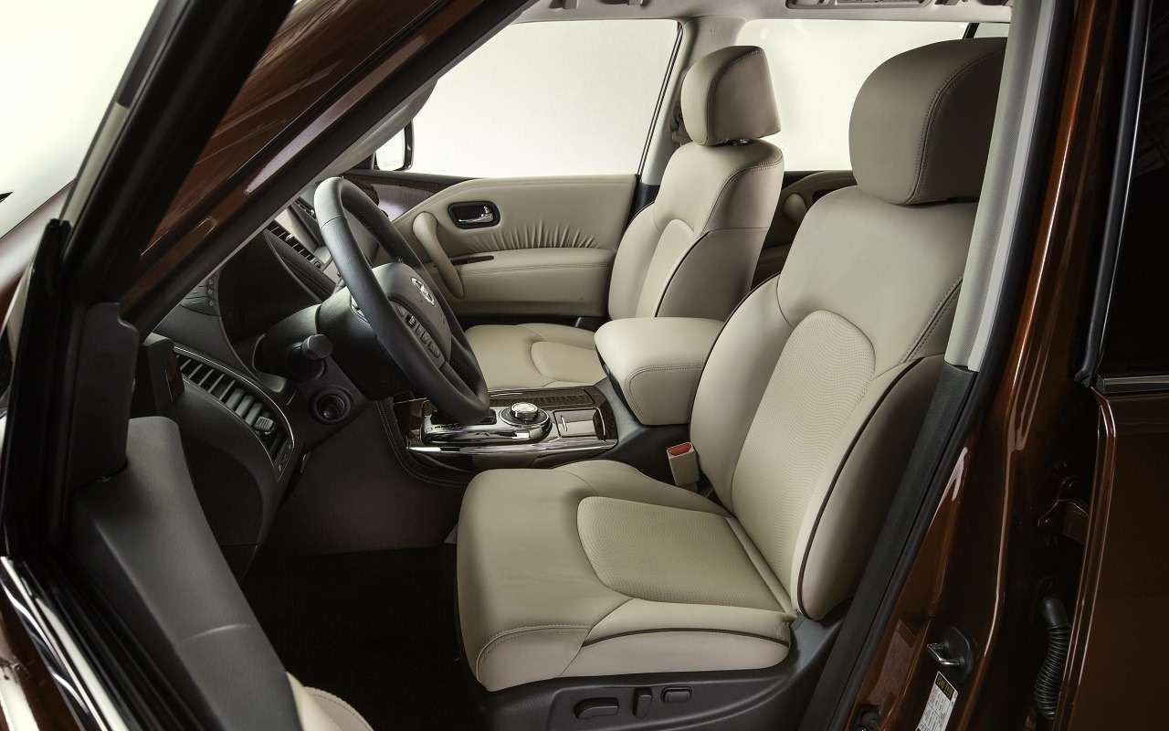 Интерьер Nissan Armada