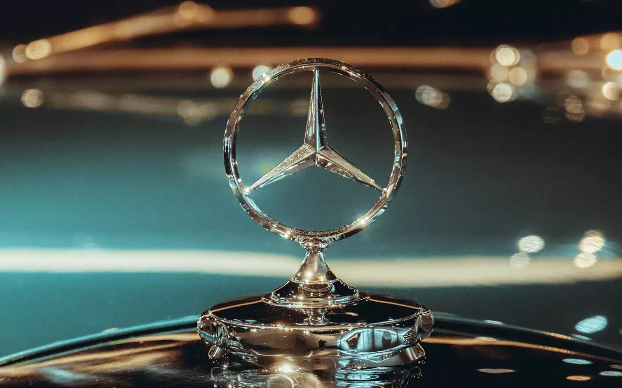 Самый популярный Mercedes сменил поколение – видео