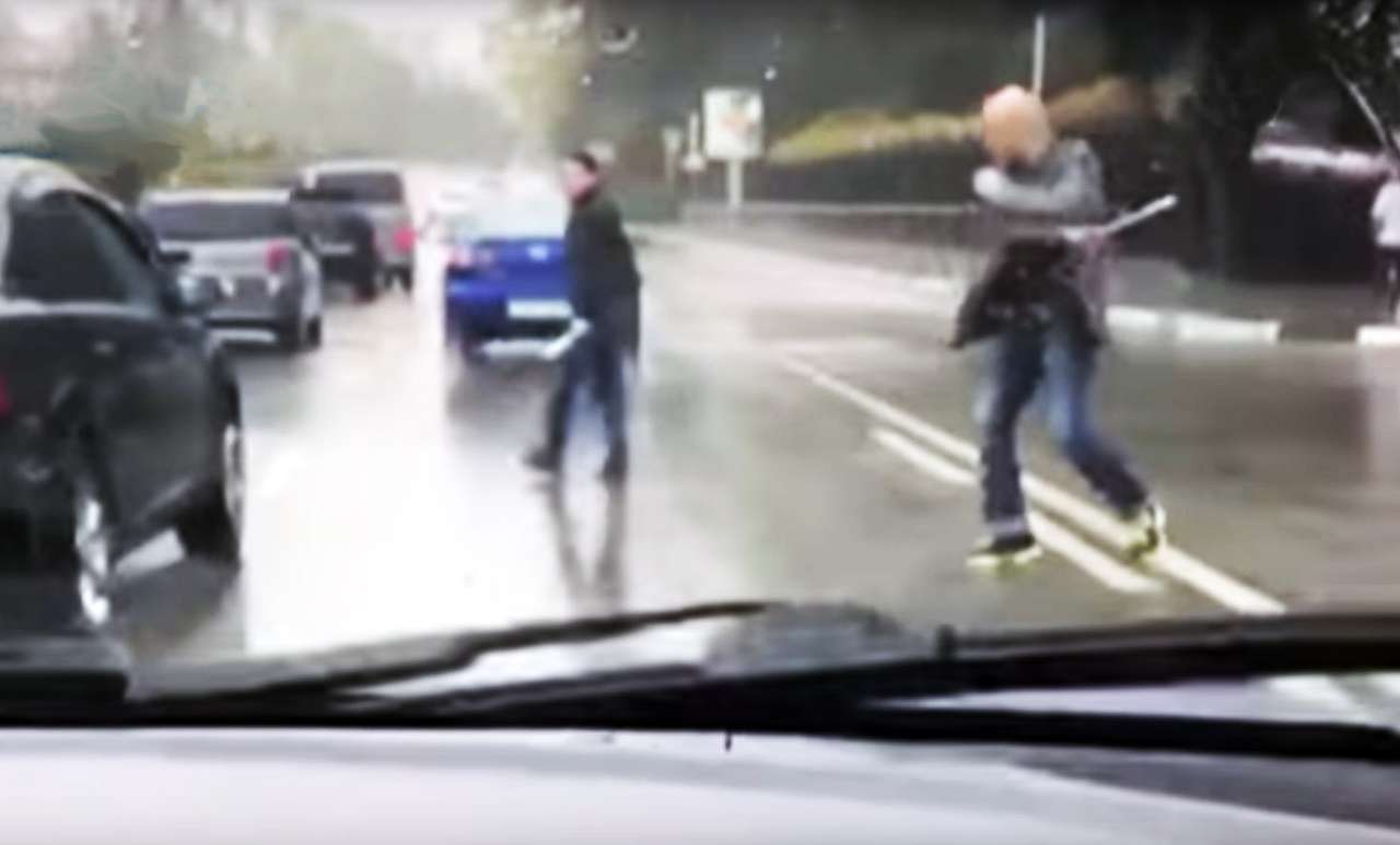 Неадекватный водитель решил, что он ниндзя