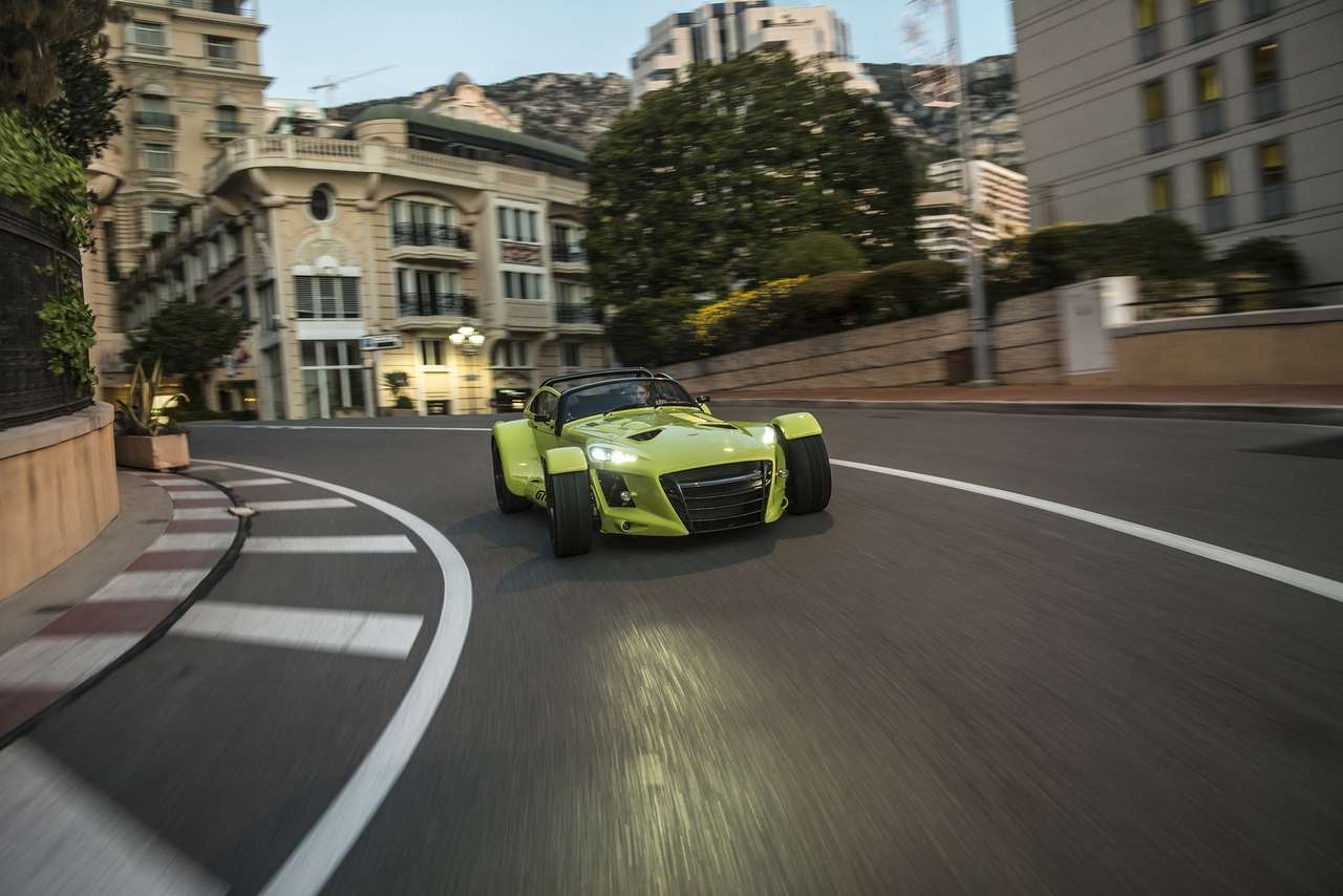 Сурово, по-голландски: марка Donkervoort представила спорткар-монстр