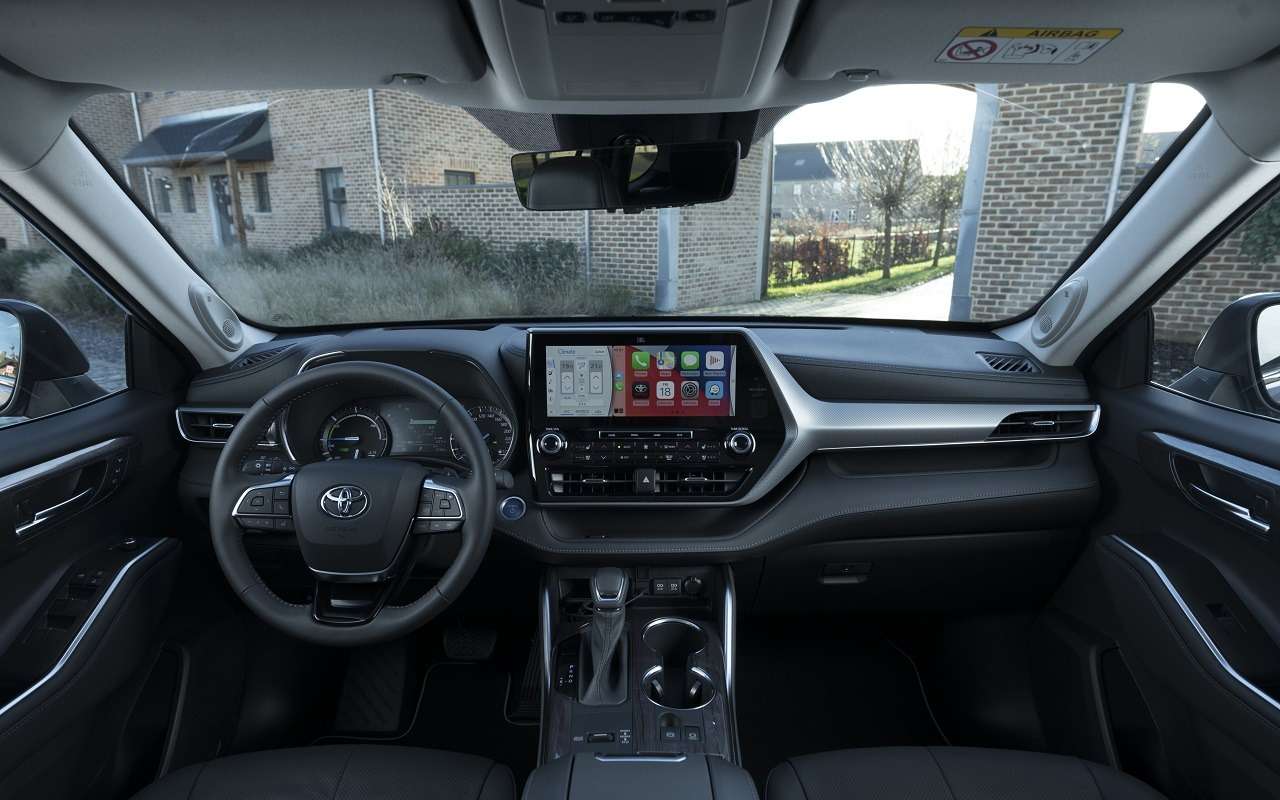 Интерьер Toyota Highlander
