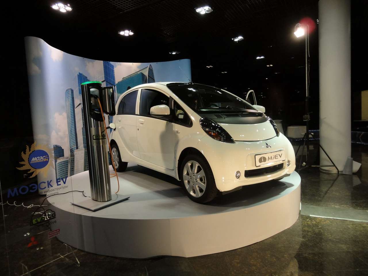 i-MiEV показали в i-городе