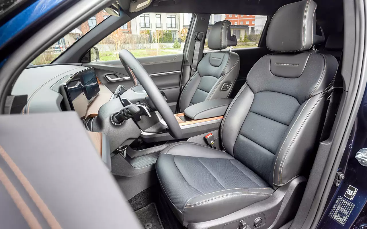 Простые на вид сиденья отлично распределяют нагрузку.