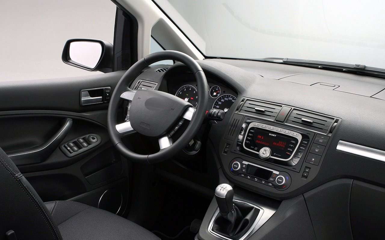 Кузов и салон — идеальны спустя 15 лет! Семейное авто за 800 тысяч рублей