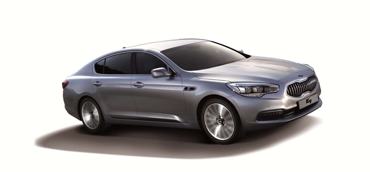 Флагман Kia догнал Lexus по диагонали ЖК-монитора