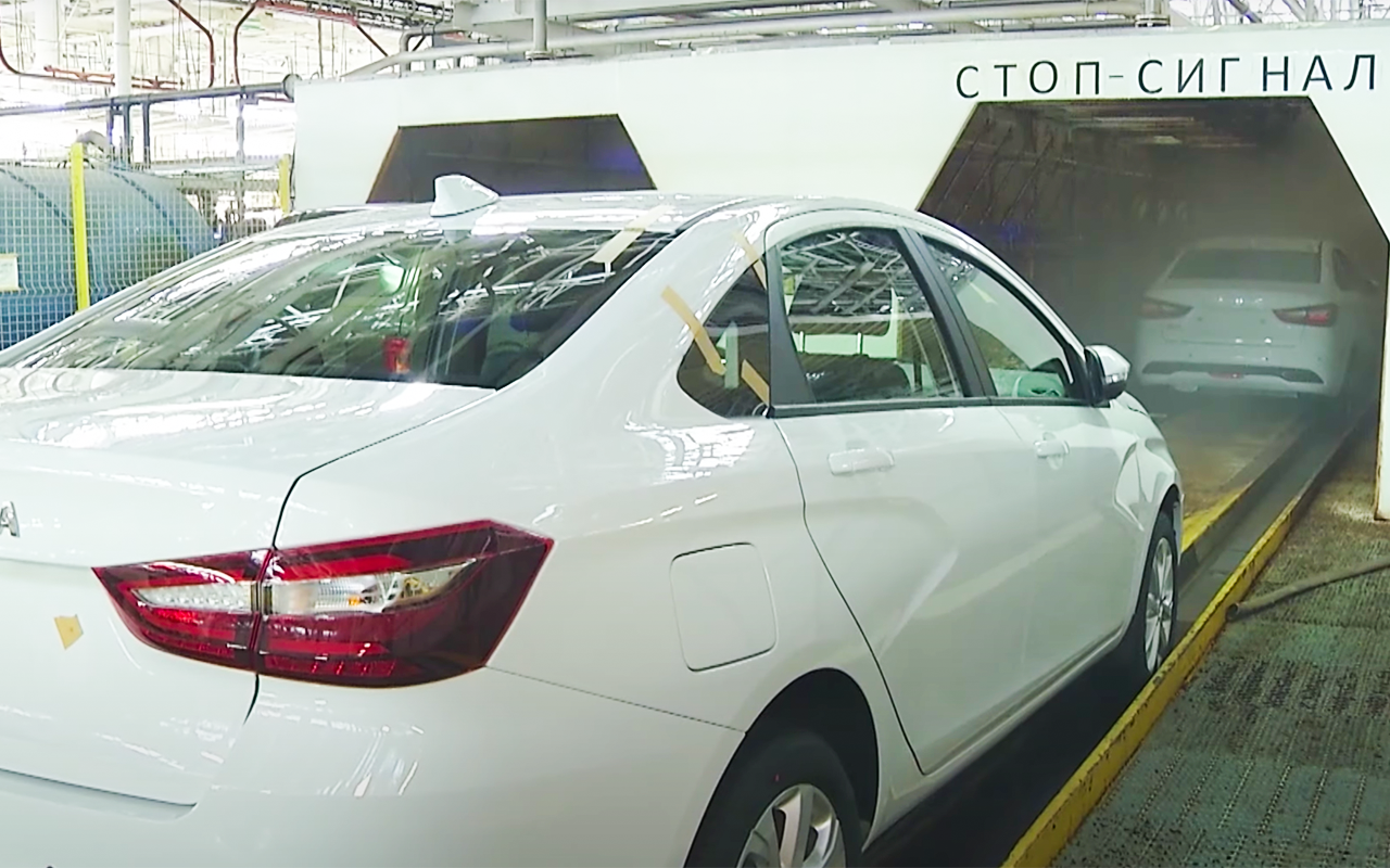 Посмотрите, как АВТОВАЗ проверяет автомобили на водонепроницаемость (видео)