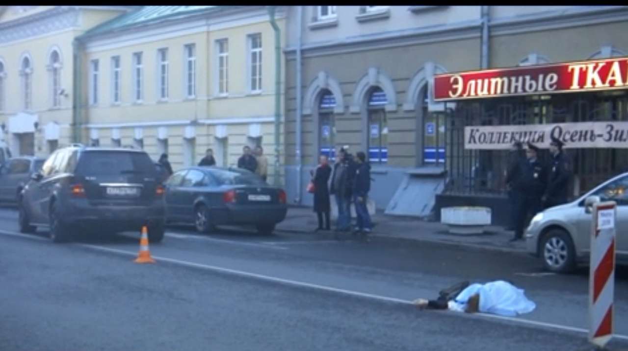 Модель на Mercedes с «красивыми» номерами насмерть сбила пешехода