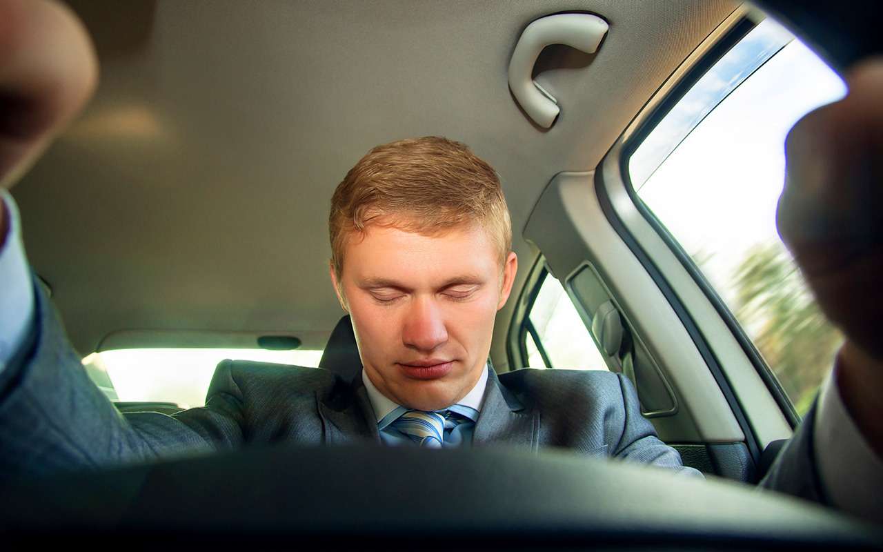 Заснули за рулем? Хотите посмотреть, как это выглядит?