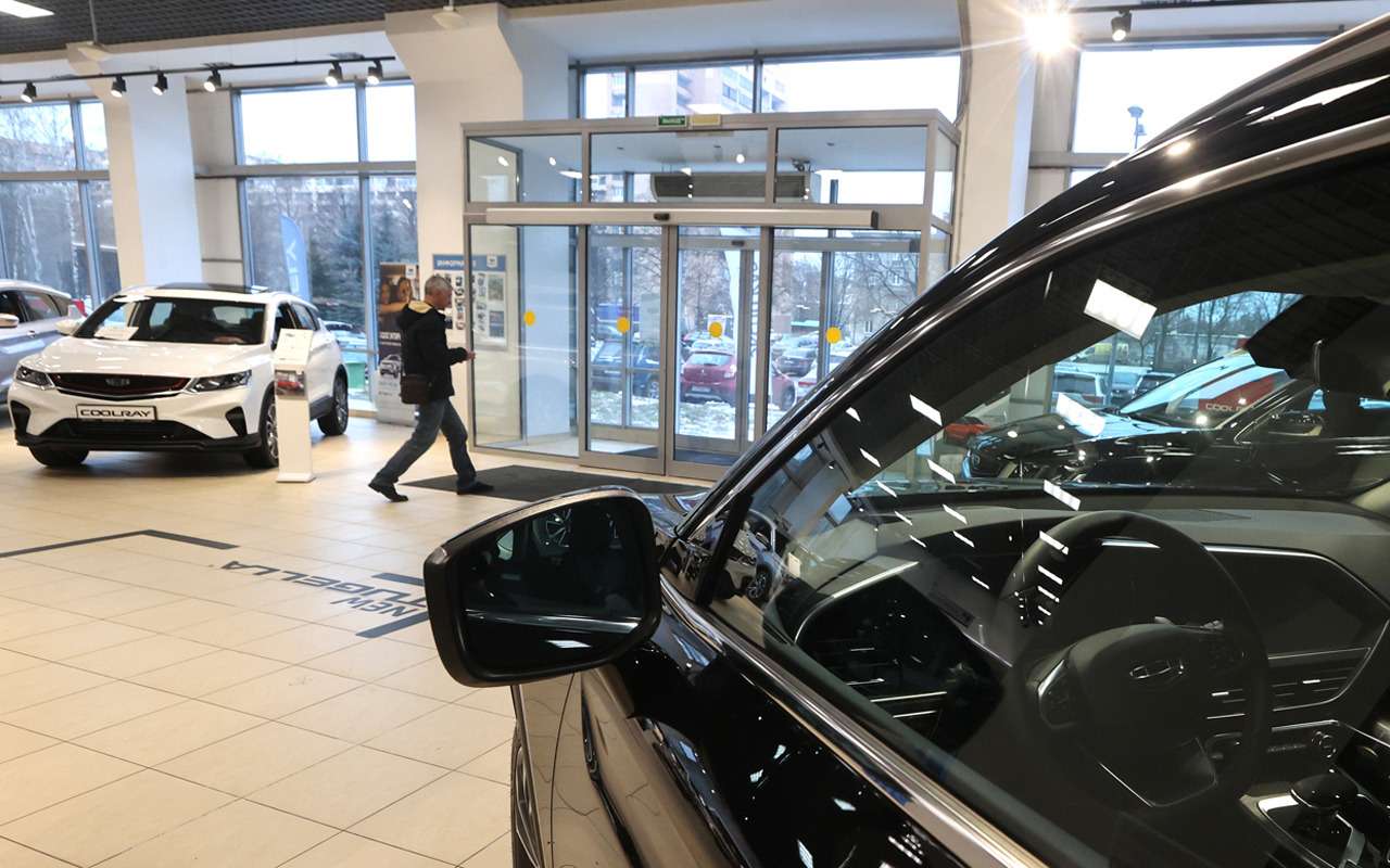 Новых иномарок хватит только на месяц продаж. К чему готовиться?