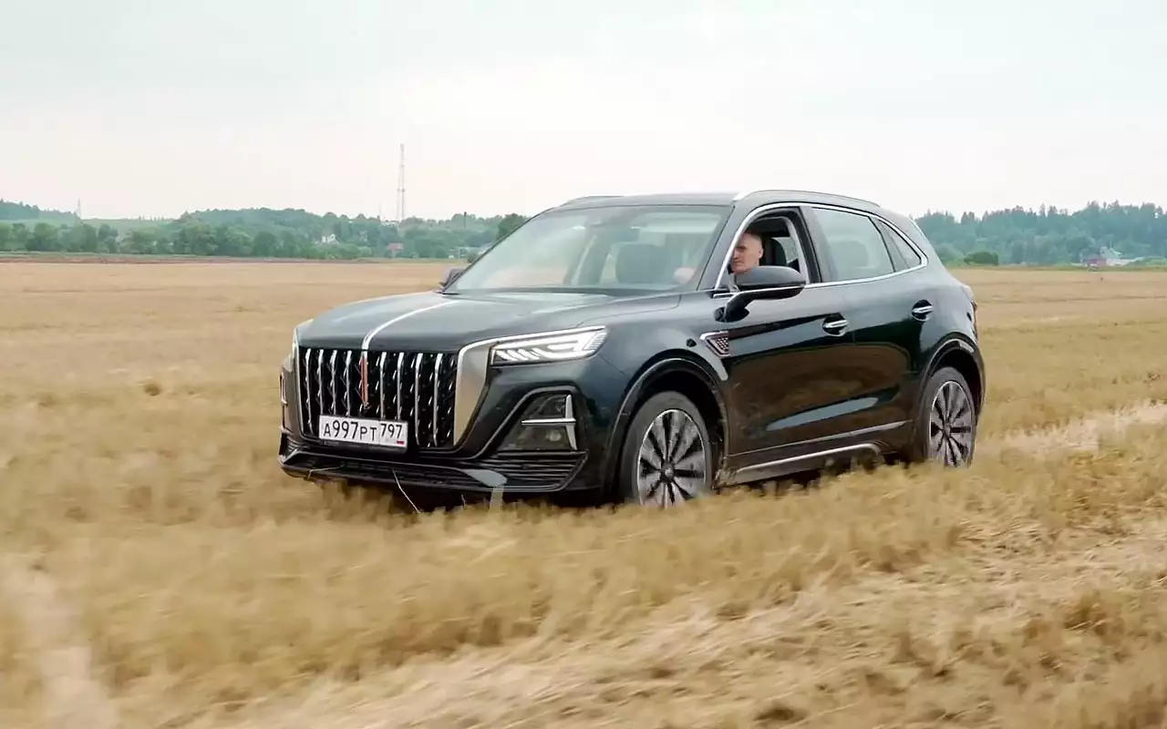 Hongqi HS5: сравниваем два поколения