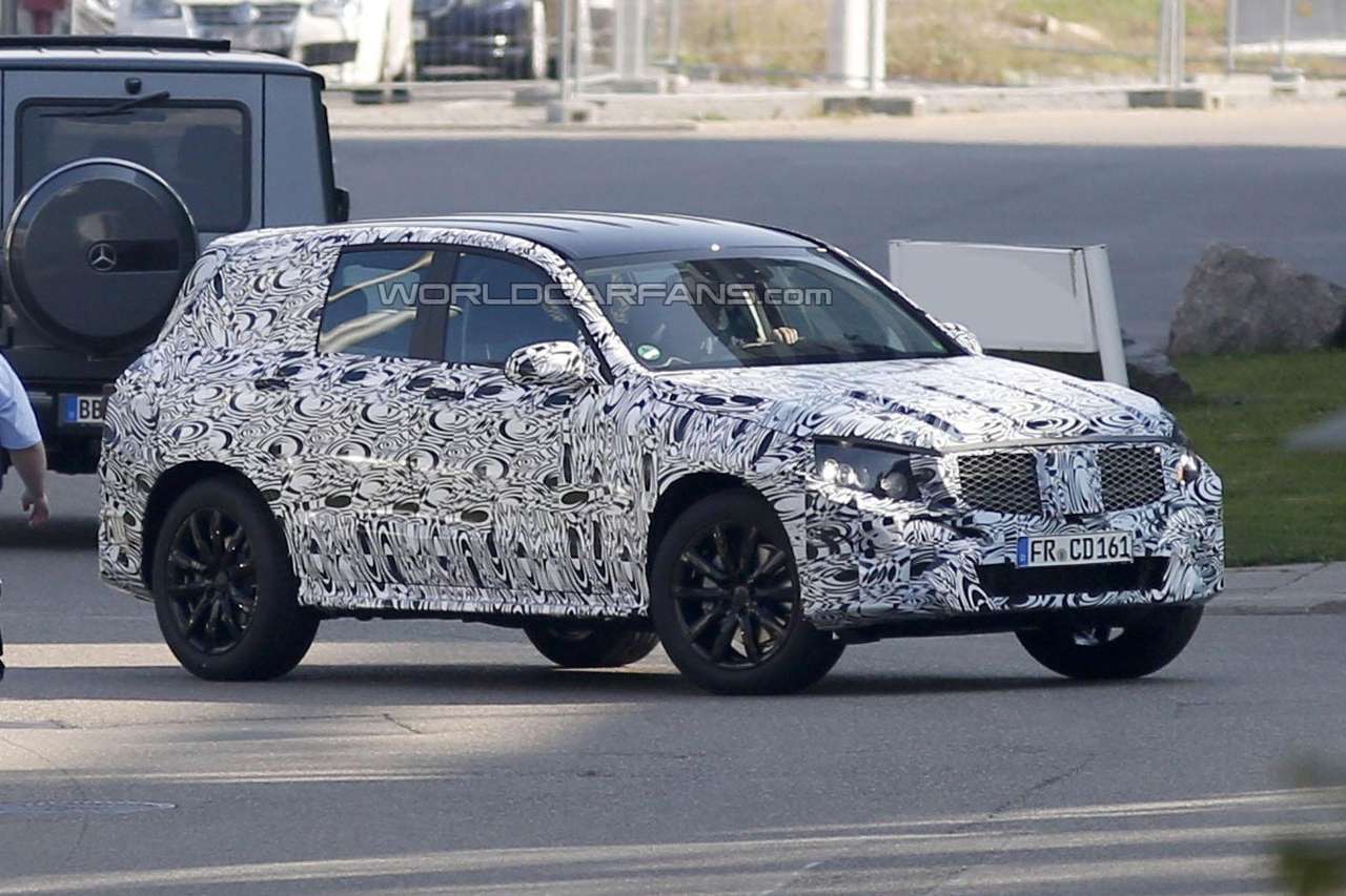 Mercedes начал тестировать новый кроссовер GLK