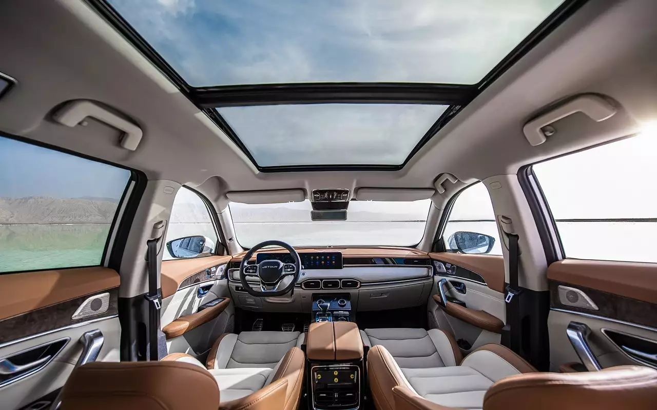 Интерьер Jetour X70 Plus