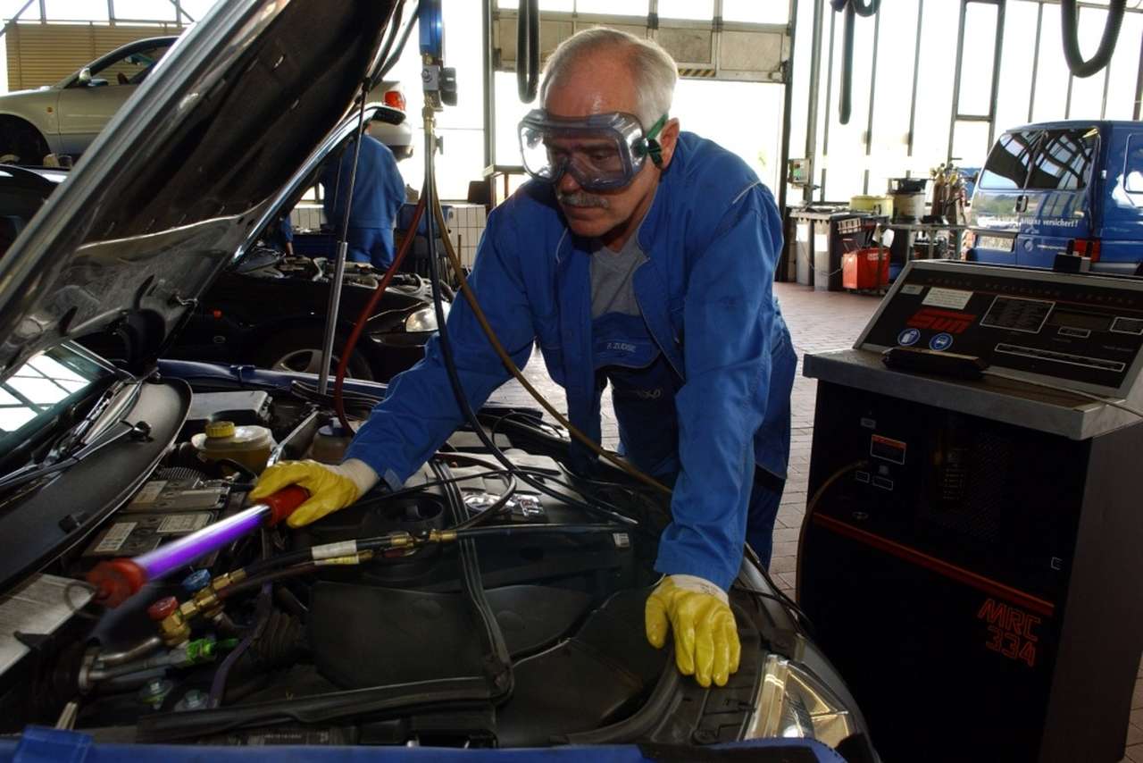 Германия просит ЕС разрешить Daimler использовать СО2 в качестве хладагента