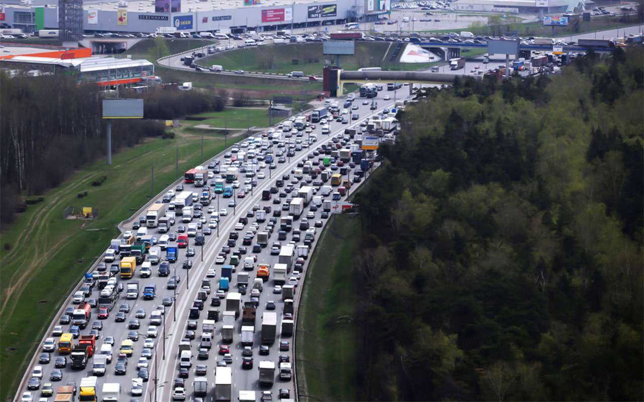 На дачу – завтра до полудня! ЦОДД предрекает массовый исход из Москвы