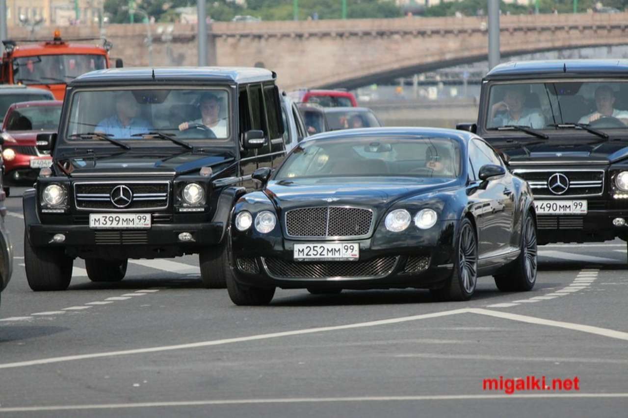 Водителя Nissan избила охрана банкира