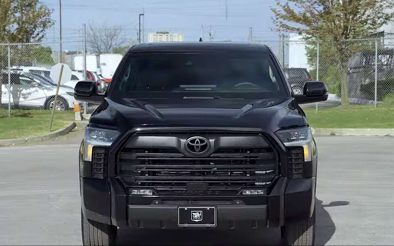 Японский пикап переоборудовали в необычный броневик (видео)