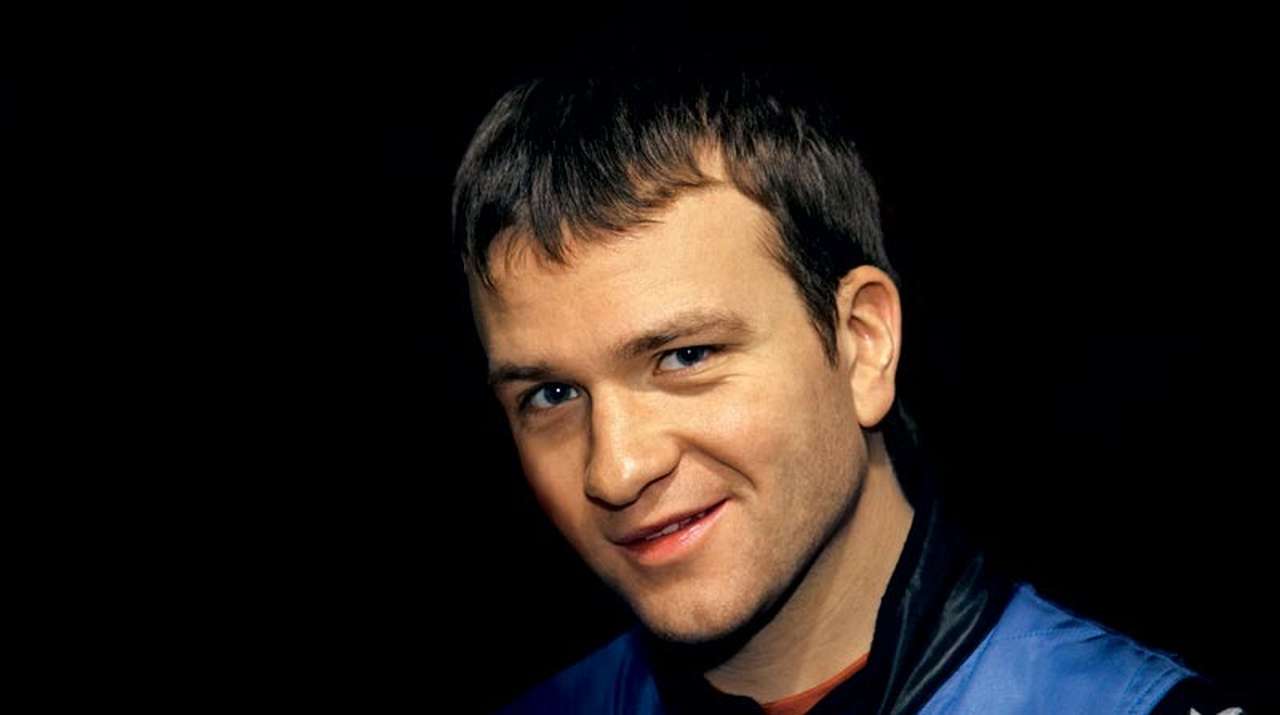 В прошлом году пилот стал чемпионом России по ралли, бронзовым призером международного «Трофея «Форд-Фиеста», финишировал четвертым в классе N4 на этапе чемпионата мира в Японии, в начале нынешнего – победителем «Гонки звезд «За рулем» в командном зачете.