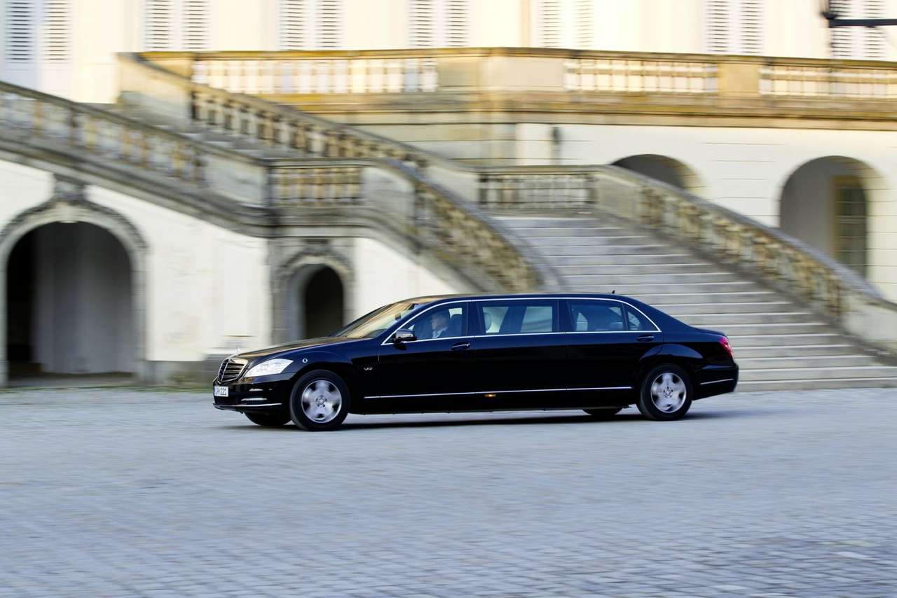 Автомобили для чиновников разработают с помощью иностранцев