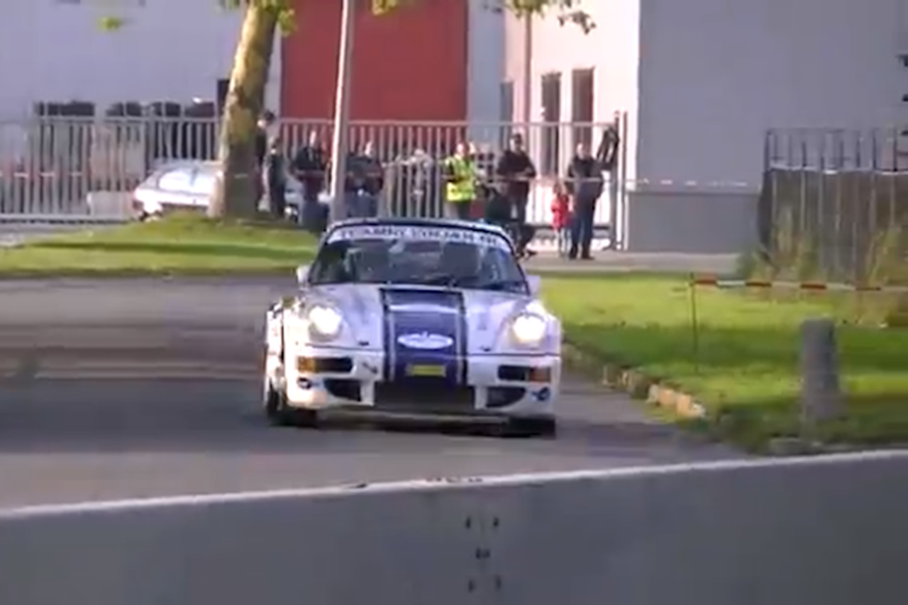 У раллийного Porsche отказало управление (ВИДЕО)