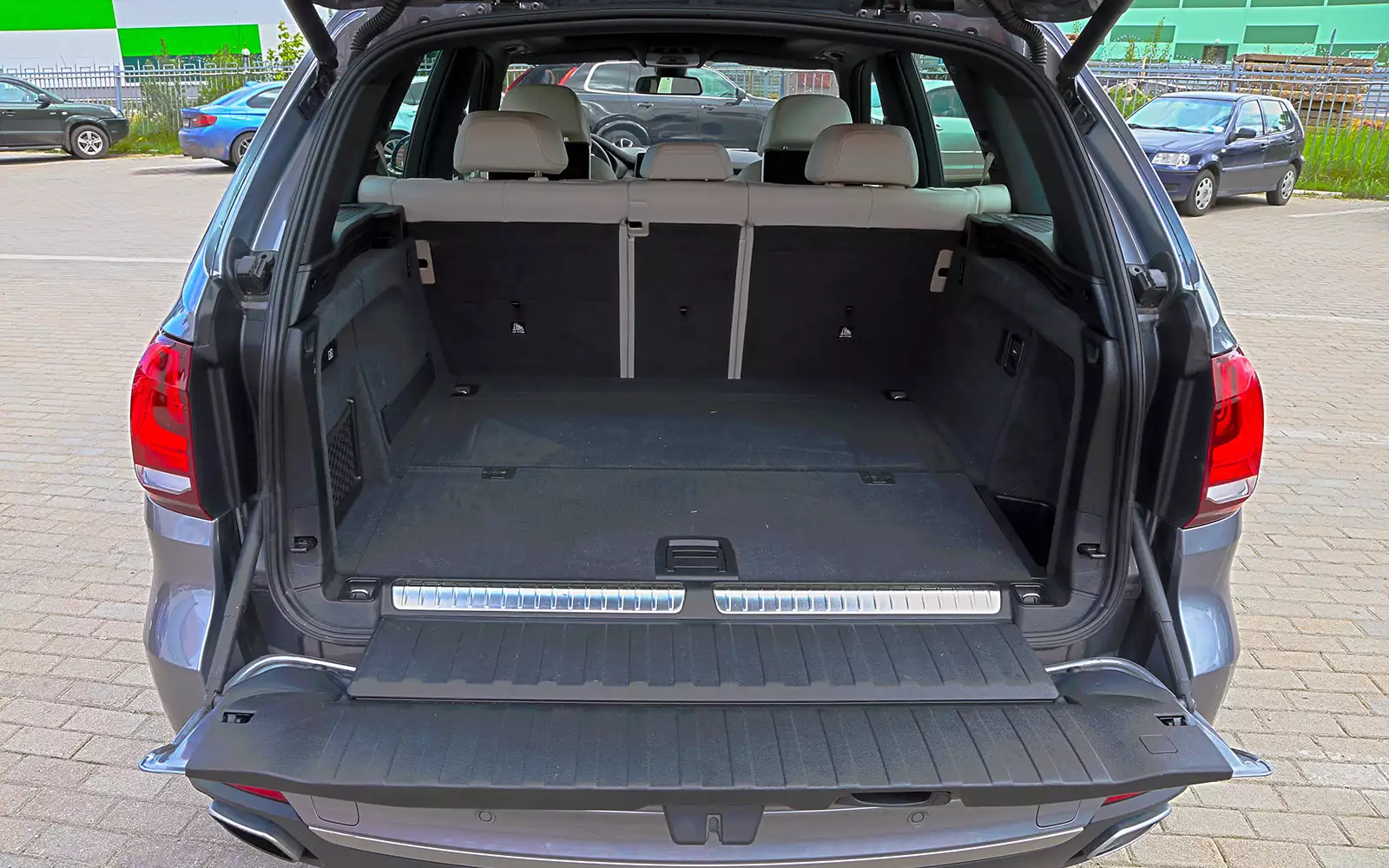 Внедорожники с ровным полом в багажнике