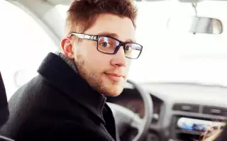 Очки против линз: что выберет водитель, чтобы не попасть в аварию на дороге?