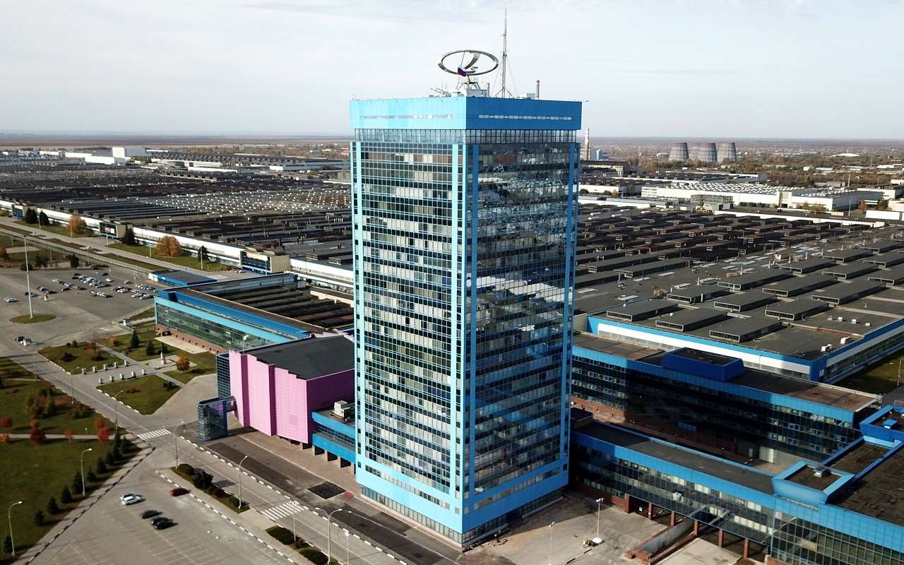 АВТОВАЗ вдвое сократил количество топ-менеджеров