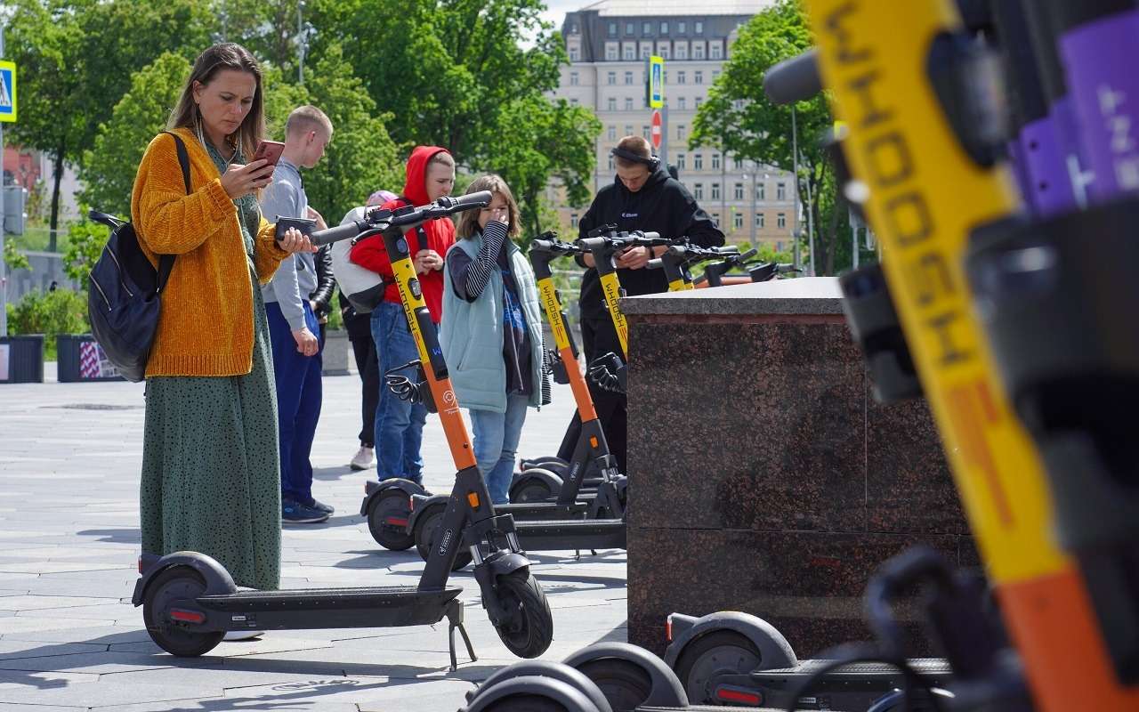 Для снижения аварийности: всех электросамокатчиков поставят на учет