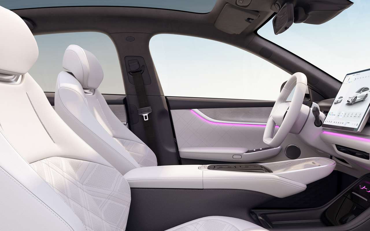 Changan основал бренд Qiyuan и выпустил под новой маркой лифтбек