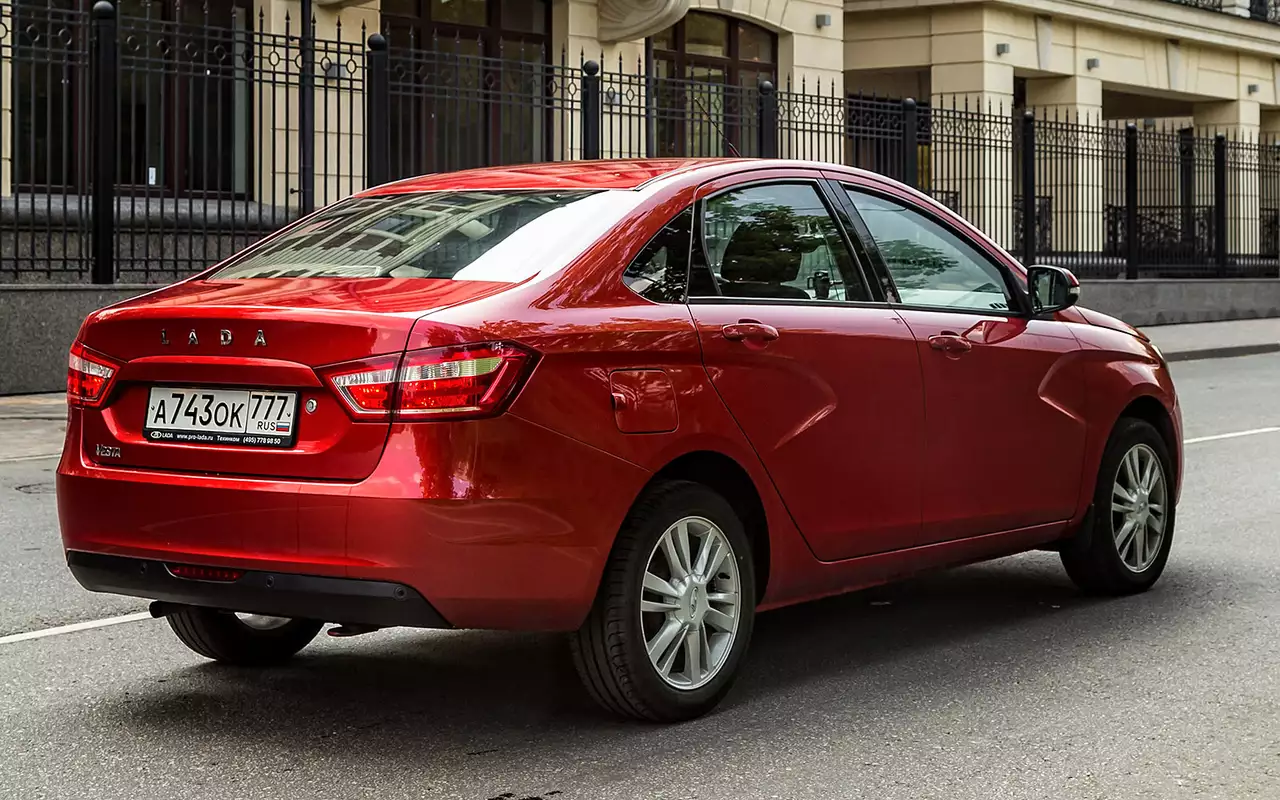 Lada Vesta из парка ЗР: как с запчастями?