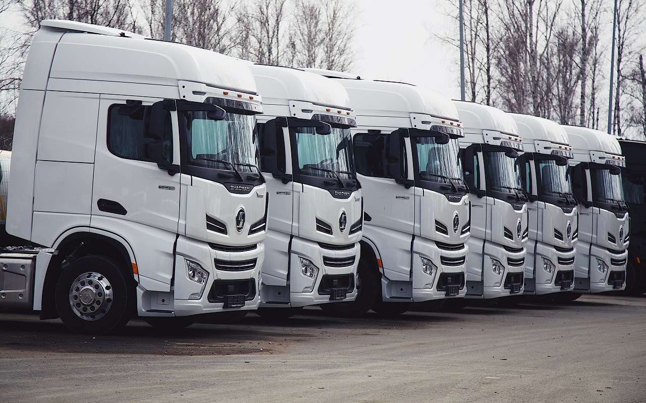 Тягачи Shacman