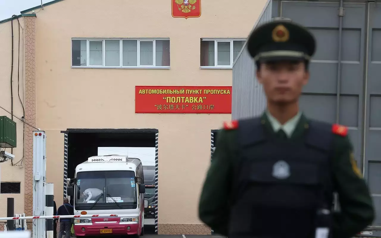 Россиянам могут разрешить ездить в Китай на своей машине